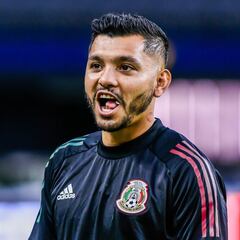 Tecatito Corona reportó con el Tri tras no poder fichar con el Milan