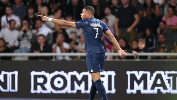 Messi y Mbappé maravillan