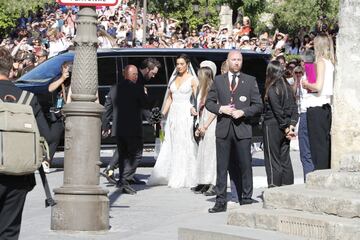 La novia Pilar Rubio llegando a la catedral del Sevilla.