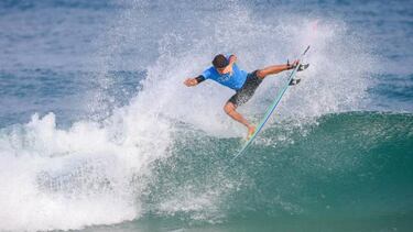 Melania Suarez se queda a las puertas de la victoria en el Roxy Junior Pro 40