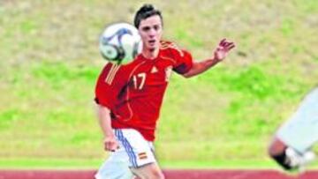 <b>EN EL JUVENIL A. </b>Sarabia, el más destacado de los madridistas, durante un amistoso de la Sub-17.