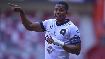 Antonio Valencia se despide del futbol profesional, Quer&eacute;taro le rinde homenaje