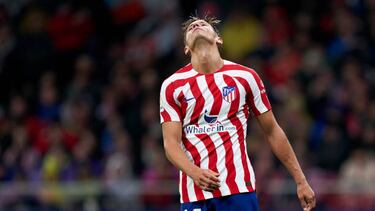 MADRID, SPAIN - JANUARY 08: Marcos Llorente of Atletico de Madrid reacts during the LaLiga Santander match between Atletico de Madrid and FC Barcelona at Civitas Metropolitano Stadium on January 08, 2023 in Madrid, Spain. (Photo by Mateo Villalba/Quality Sport Images/Getty Images)