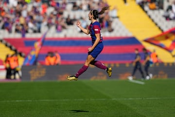 Aitana Bonmatí celebra su gol al Real Madrid.