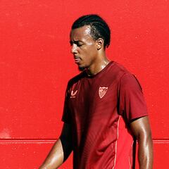 Koundé no se incorporará a la gira americana