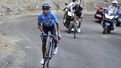 Nairo Quintana suelta a Rafal Majka durante la subida al Col du Portet, en Saint-Lary-Soulan, en el Tour de Francia 2018.