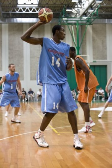 En 2008, Ibaka fue elgido en el draft por Seattle Supersonics. Ese mismo año fue el MVP del Eurocamp de la NBA.