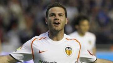 <b>VALENCIA 3 - SEVILLA 1</b>. El Valencia creyó más en sí mismo que el Sevilla y remontó un partido que se le complicó de inicio.