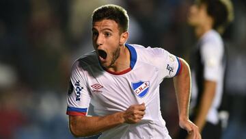 Nacional da un gran paso