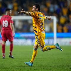 Tigres “baila con el diablo” y vuelve al liderato de la Liga MX