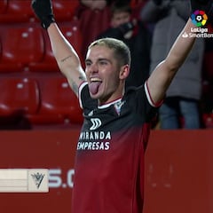 Golazo de 50 metros de Sergio Camello: el control es caviar