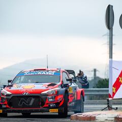 Dani Sordo se despide de su coche en Cantabria