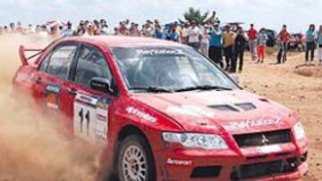 El paso de Álex Crivillé a los rallys se fraguó sobre un Ferrari.