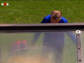 La increíble reacción de Van Gaal al pillar a De Jong viendo la Fórmula 1