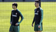 Jo&atilde;o F&eacute;lix y Cristiano Ronaldo, con la selecci&oacute;n de Portugal