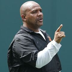 Hue Jackson es el nuevo entrenador de los Browns