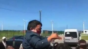 El nuevo video de Bolsonaro que se hizo viral: ¡confundió a un enano con un niño!