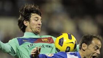 <b>SIN SUERTE HASTA LA RECTA FINAL.</b> El de ayer no fue uno de los mejores encuentros de Messi, pero aún así terminó el partido con dos goles. En la imagen, supera a Farinós.