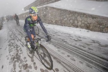 A falta de dos etapas, Nairo Quintana lidera la competencia con 39 segundos de ventaja  sobre Mollema