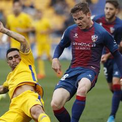 El Huesca toma Santo Domingo con goles de Juan Carlos y Lazo