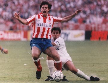 Jugó con el Atlético de Madrid desde 1989 hasta 1997.