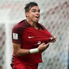 Pepe se viste de Sergio Ramos y Portugal acaba tercera