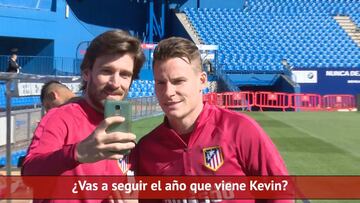 Gameiro confirma a un seguidor que se queda en el Atlético