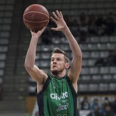 Vasiliauskas deja la Penya y McConnell se lesiona