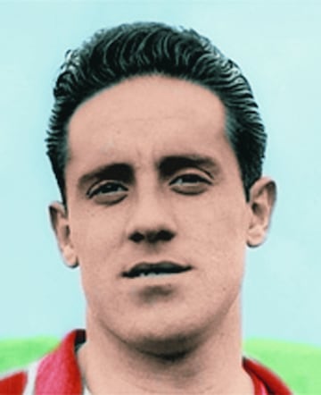 Pese a llegar al Atlético de Madrid en 1956 y permanecer tres temporadas en el club, solamente jugó 32 partidos. Su última temporada, la 1959-60, la disputó en Las Palmas.