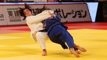 Julia Figueroa lucha durante un combate.