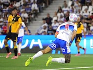 Futbol, Universidad Catolica vs Coquimbo Unido
Fecha 4, Liga de Primera 2026.
El jugador de Universidad Catolica Fernando Zampedri, centro, marca un gol contra Coquimbo Unido durante un partido de primera disputado en el estadio Claro Arena en Santiago, Chile.
21/02/2026
Felipe Zanca/Photosport
Football, Universidad Catolica vs Coquimbo Unido
4tst turn, 2026 First division league.
Universidad CatolicaÕs player Fernando Zampedri, center, scores against Coquimbo Unido during a first division match at the Claro Arena stadium in Santiago, Chile.
21/02/2026
Felipe Zanca/Photosport