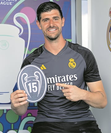 Courtois apunta al emblema de la 15ª.