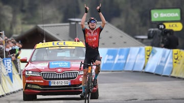 Richie Porte asciende al liderato en la victoria de Padun