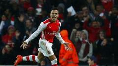 Alexis S&aacute;nchez celebra su nueva anotaci&oacute;n en la Champions League.