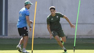 Bartra, durante un entrenamiento.