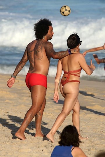 Marcelo relaxes with his family at the beach in Rio de Janeiro.