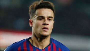 Barcelona&#039;s Brazilian midfielder Philippe Coutinho looks on during the Spanish Copa del Rey (King&#039;s Cup) semi-final first leg football match between FC Barcelona and Real Madrid CF at the Camp Nou stadium in Barcelona on February 6, 2019. (Photo