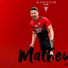 Matheus seguirá defendiendo la camiseta del Mirandés