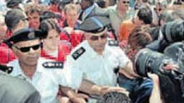 <b>TUMULTO. </b>La aglomeración de gente impidió a la plantilla visitar las pirámides con tranquilidad.