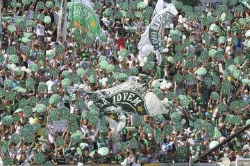 Lágrimas, goles y un lindo homenaje en la vuelta del Chapecoense