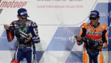 Lorenzo y M&aacute;rquez celebraron felices su podio de Qatar.