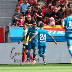 Juanmi contiene a Xabi Alonso