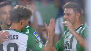 Si buscan ‘eterno’ en Google debería salir Joaquín: vean lo que hizo a sus 41 años