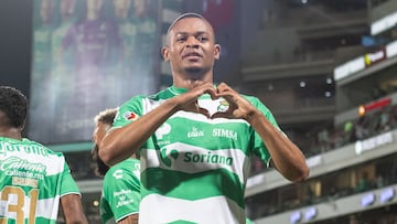 Harold Preciado celebrates his goal 1-0 of Santos during the game Santos vs FC Juarez, corresponding to Round 14 of the Torneo Apertura 2023 of the Liga BBVA MX, at TSM Corona Stadium, on October 29, 2023. 

<br><br>

Harold Preciado celebra su gol 1-0 de Santos durante el partido Santos vs FC Juarez, correspondiente a la Jornada 14 del Torneo Apertura 2023 de la Liga BBVA MX, en el Estadio TSM Corona, el 29 de Octubre de 2023.