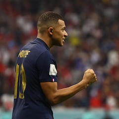 Who is the youngest player to reach two World Cup finals? Mbappé, Pelé, Maradona...