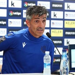 "No quiero ser el entrenador que estrenó el campo, sino el que ganó"