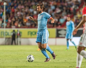 Los dos campeones mundiales disputaron un duelo amistoso, donde su equipo el NY City cayó 2-1 ante el Necaxa en el estadio Victoria de Aguascalientes.