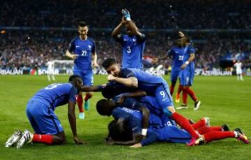 4-0. Antoine Griezmann marca el cuarto gol de Francia.