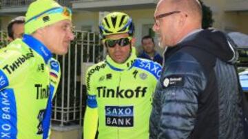 Alberto Contador, con Oleg Tinkov y Biarne Riis.