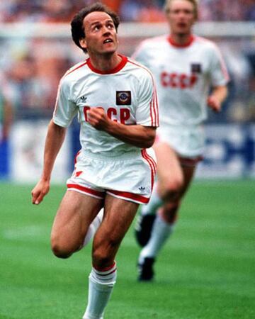 Belánov fue uno de los mejores jugadores del Mundial de México 86, donde marcó cuatro goles y asistió en otros seis.
